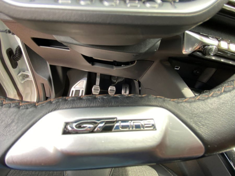 Photo 26 de l'offre de PEUGEOT 3008 II 1.5 BlueHDi 130 BVM6 GT LINE Hayon EL. Grip Ctrl à 16950€ chez Mérignac auto