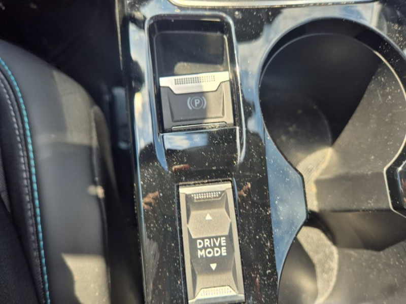 Photo 22 de l'offre de PEUGEOT 2008 II 1.2 PureTech 100 BVM6 ALLURE GPS Camera AB SC à 16450€ chez Mérignac auto