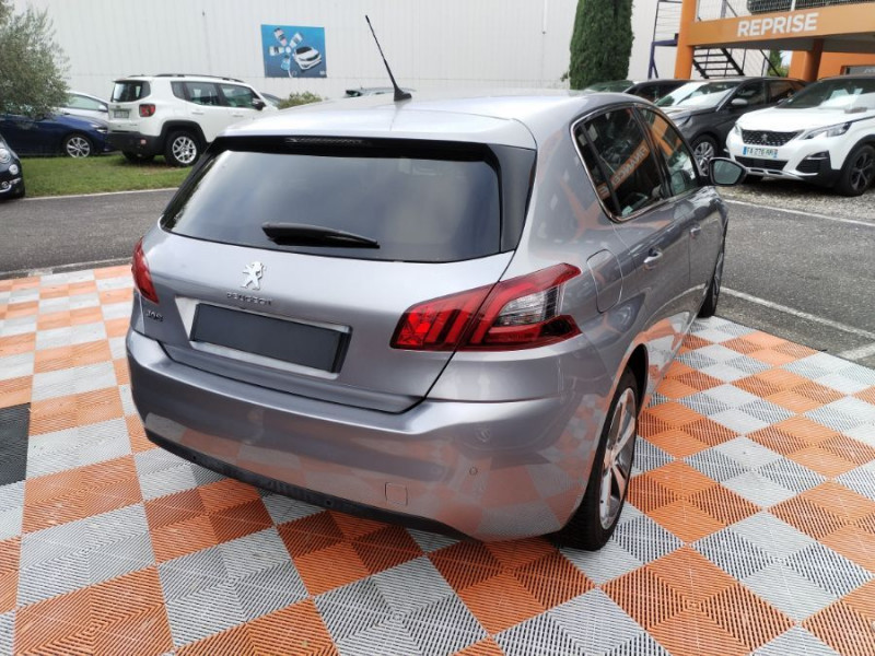 Photo 2 de l'offre de PEUGEOT 308 1.2 PureTech 130 BVM6 ALLURE GPS Camera JA17 à 12450€ chez Mérignac auto