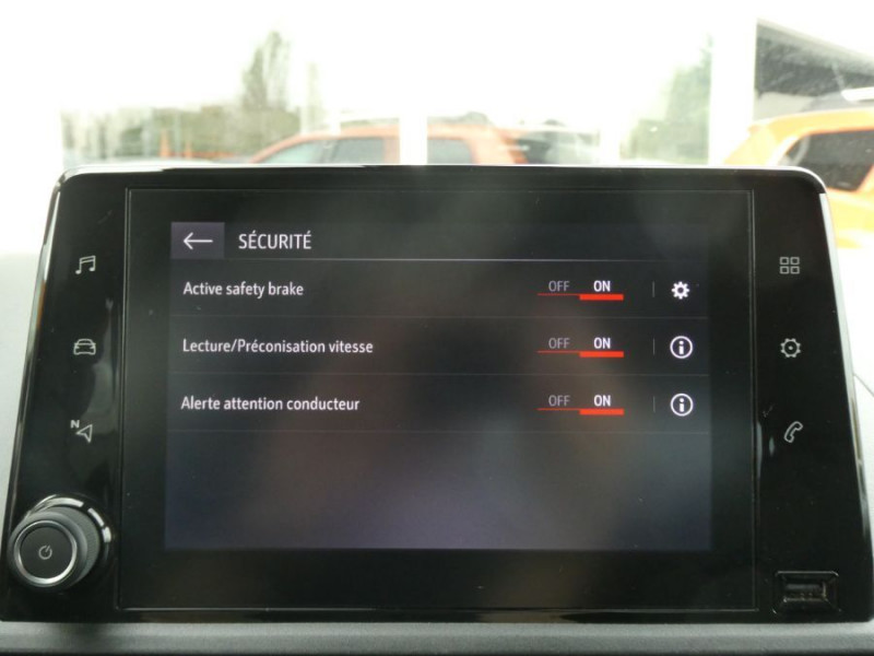 Photo 19 de l'offre de OPEL COMBO LIFE 1.5 DIESEL 100 BVM6 EDITION CarPlay Radar Privacy Glass à 21490€ chez Mérignac auto