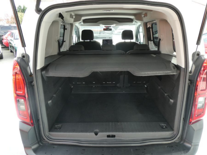 Photo 14 de l'offre de OPEL COMBO LIFE 1.5 DIESEL 100 BVM6 EDITION CarPlay Radar Privacy Glass à 21490€ chez Mérignac auto