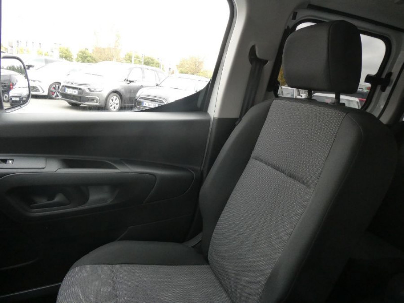 Photo 26 de l'offre de OPEL COMBO LIFE 1.5 DIESEL 100 BVM6 EDITION CarPlay Radar Privacy Glass à 21490€ chez Mérignac auto