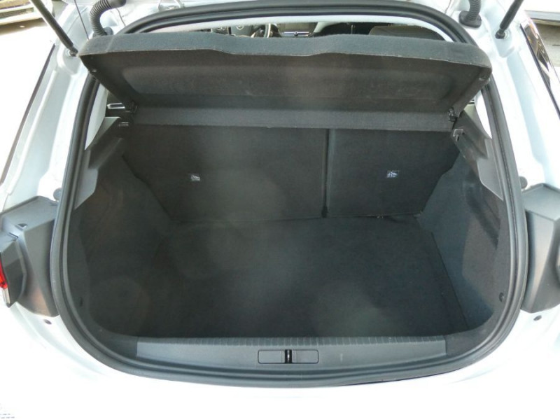 Photo 14 de l'offre de OPEL CORSA VI 1.5 Diesel 100 BVM6 EDITION BUSINESS GPS Radar JA16p à 15950€ chez Mérignac auto