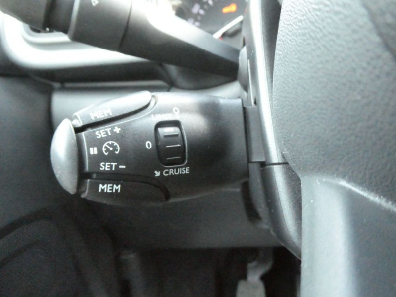 Photo 20 de l'offre de CITROEN C3 Société NEW 1.5 BlueHDi 100 BVM6 FEEL NAV Radar 2PL 8450€HT à 8450€ chez Mérignac auto