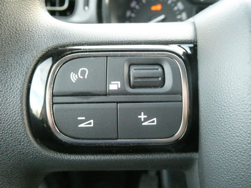 Photo 22 de l'offre de CITROEN C3 Société NEW 1.5 BlueHDi 100 BVM6 FEEL NAV Radar 2PL 8450€HT à 8450€ chez Mérignac auto