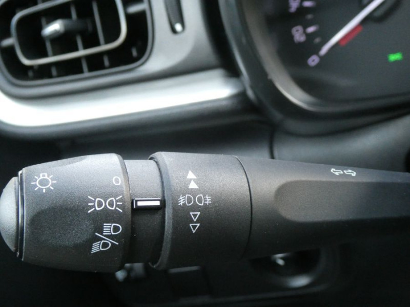 Photo 19 de l'offre de CITROEN C3 Société NEW 1.5 BlueHDi 100 BVM6 FEEL NAV Radar 2PL 8450€HT à 8450€ chez Mérignac auto