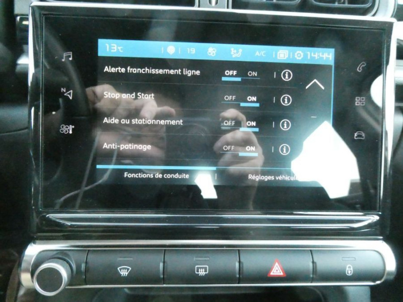 Photo 26 de l'offre de CITROEN C3 Société NEW 1.5 BlueHDi 100 BVM6 FEEL NAV Radar 2PL 8450€HT à 8450€ chez Mérignac auto