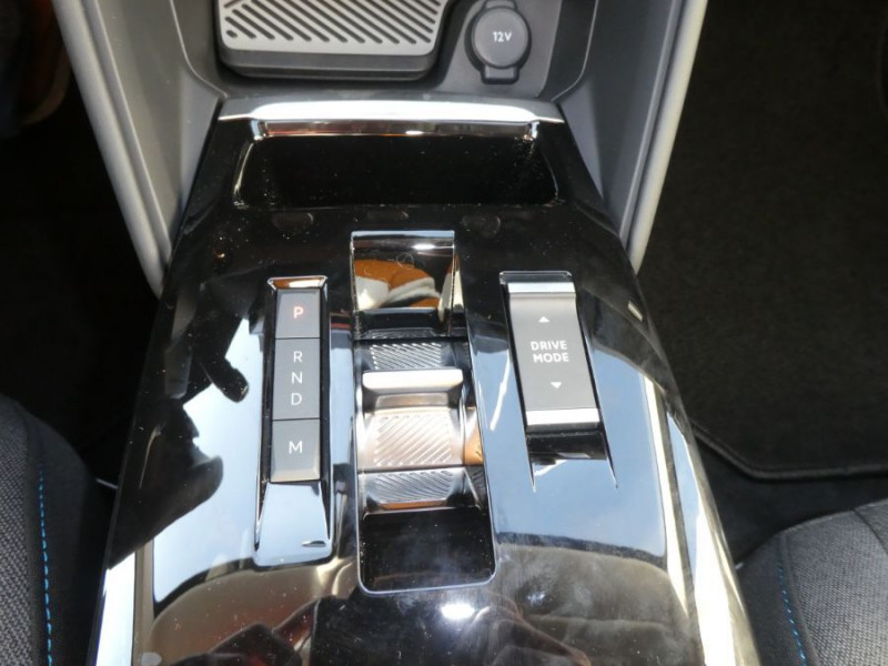 Photo 19 de l'offre de CITROEN C4 1.2 PureTech 130 EAT8 SHINE = 13100€ de Décôte à 19950€ chez Mérignac auto