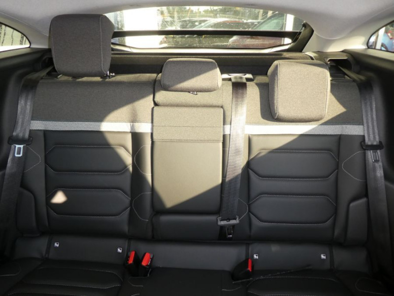 Photo 18 de l'offre de CITROEN C4 1.2 PureTech 130 EAT8 SHINE = 13100€ de Décôte à 19950€ chez Mérignac auto