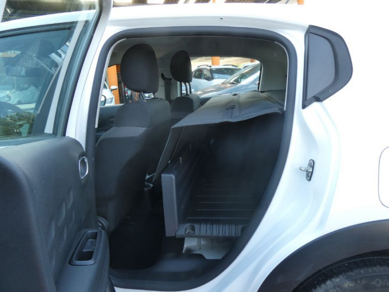 Photo 11 de l'offre de CITROEN C3 Société NEW 1.2 PureTech 83 FEEL NAV Radar 2PL 9480€HT à 9480€ chez Mérignac auto