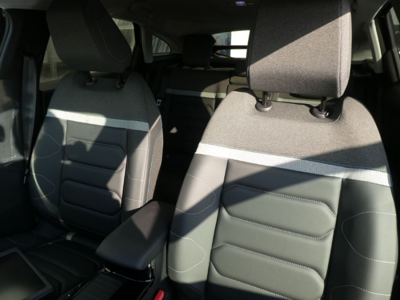 Photo 15 de l'offre de CITROEN C4 1.2 PureTech 130 EAT8 SHINE = 13100€ de Décôte à 19950€ chez Mérignac auto