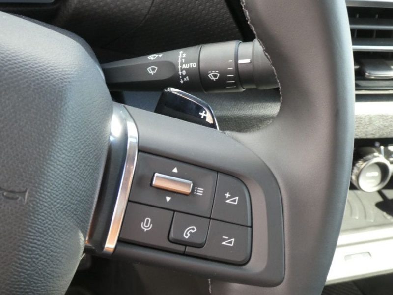 Photo 23 de l'offre de CITROEN C4 1.2 PureTech 130 EAT8 SHINE = 13100€ de Décôte à 19950€ chez Mérignac auto