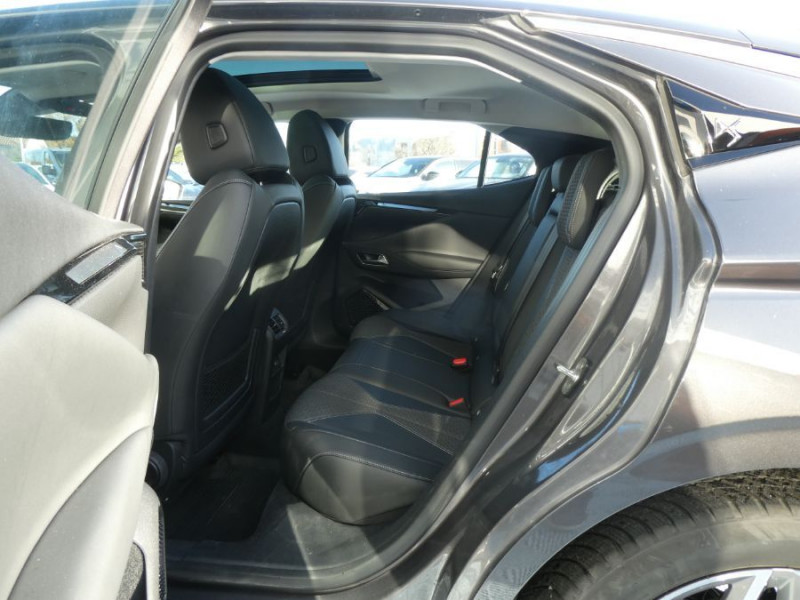 Photo 20 de l'offre de DS DS4 1.5 BlueHDi 130 EAT8 TROCADERO Toit Ouvrant Hayon EL. JA19 à 27470€ chez Mérignac auto