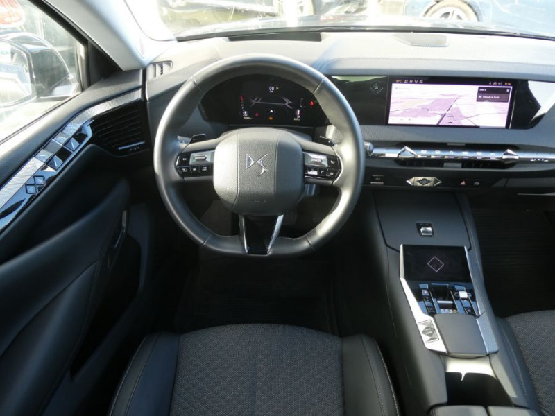 Photo 4 de l'offre de DS DS4 1.5 BlueHDi 130 EAT8 TROCADERO Toit Ouvrant Hayon EL. JA19 à 27470€ chez Mérignac auto