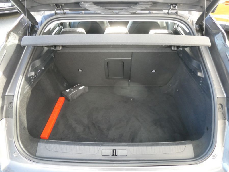 Photo 22 de l'offre de DS DS4 1.5 BlueHDi 130 EAT8 TROCADERO Toit Ouvrant Hayon EL. JA19 à 27470€ chez Mérignac auto