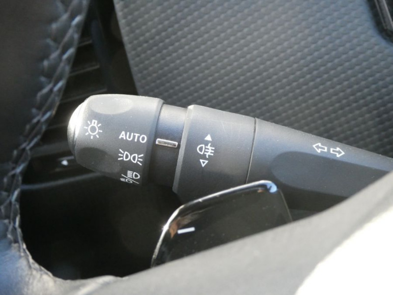 Photo 35 de l'offre de DS DS4 1.5 BlueHDi 130 EAT8 TROCADERO Toit Ouvrant Hayon EL. JA19 à 27470€ chez Mérignac auto