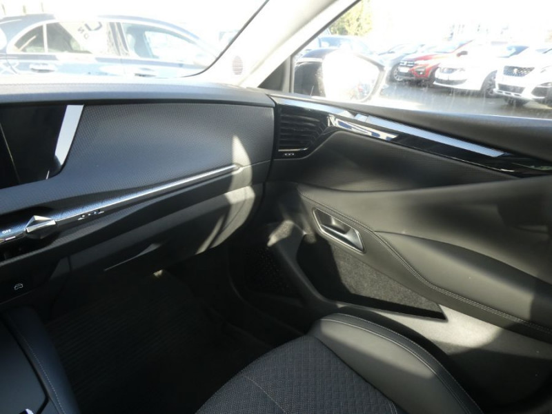 Photo 42 de l'offre de DS DS4 1.5 BlueHDi 130 EAT8 TROCADERO Toit Ouvrant Hayon EL. JA19 à 27470€ chez Mérignac auto