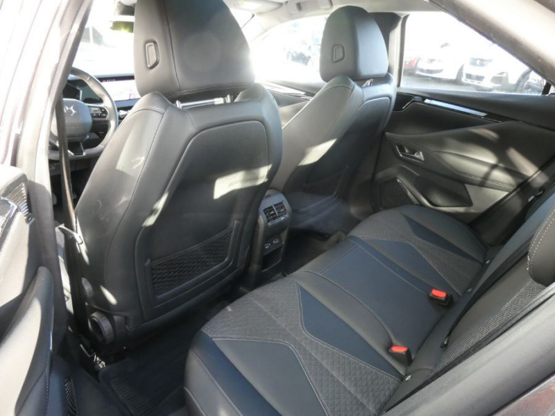 Photo 21 de l'offre de DS DS4 1.5 BlueHDi 130 EAT8 TROCADERO Toit Ouvrant Hayon EL. JA19 à 27470€ chez Mérignac auto
