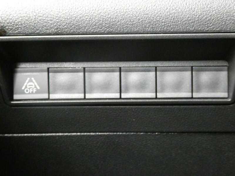 Photo 23 de l'offre de CITROEN BERLINGO 1.5 BlueHDi 100 BVM6 EDITION CarPlay Radar Privacy Glass à 21490€ chez Mérignac auto