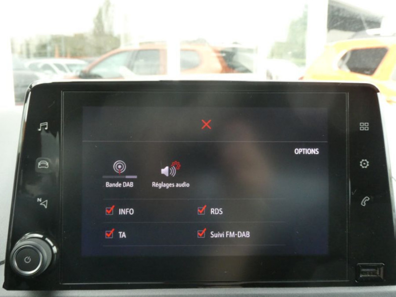 Photo 16 de l'offre de CITROEN BERLINGO 1.5 BlueHDi 100 BVM6 EDITION CarPlay Radar Privacy Glass à 21490€ chez Mérignac auto