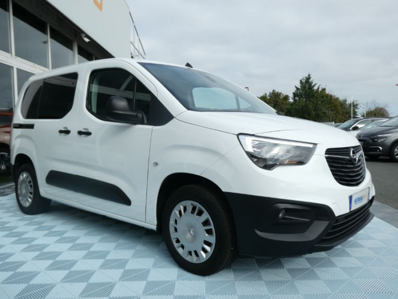 Photo 2 de l'offre de CITROEN BERLINGO 1.5 BlueHDi 100 BVM6 EDITION CarPlay Radar Privacy Glass à 21490€ chez Mérignac auto