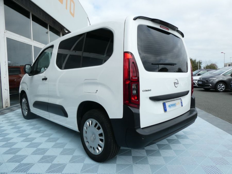 Photo 9 de l'offre de CITROEN BERLINGO 1.5 BlueHDi 100 BVM6 EDITION CarPlay Radar Privacy Glass à 21490€ chez Mérignac auto