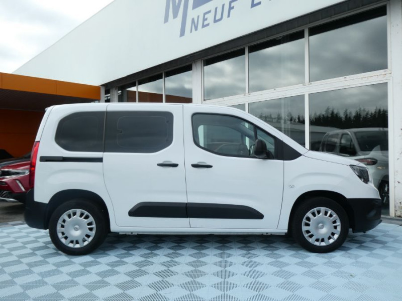 Photo 7 de l'offre de CITROEN BERLINGO 1.5 BlueHDi 100 BVM6 EDITION CarPlay Radar Privacy Glass à 21490€ chez Mérignac auto