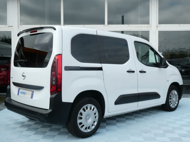 Photo 3 de l'offre de CITROEN BERLINGO 1.5 BlueHDi 100 BVM6 EDITION CarPlay Radar Privacy Glass à 21490€ chez Mérignac auto