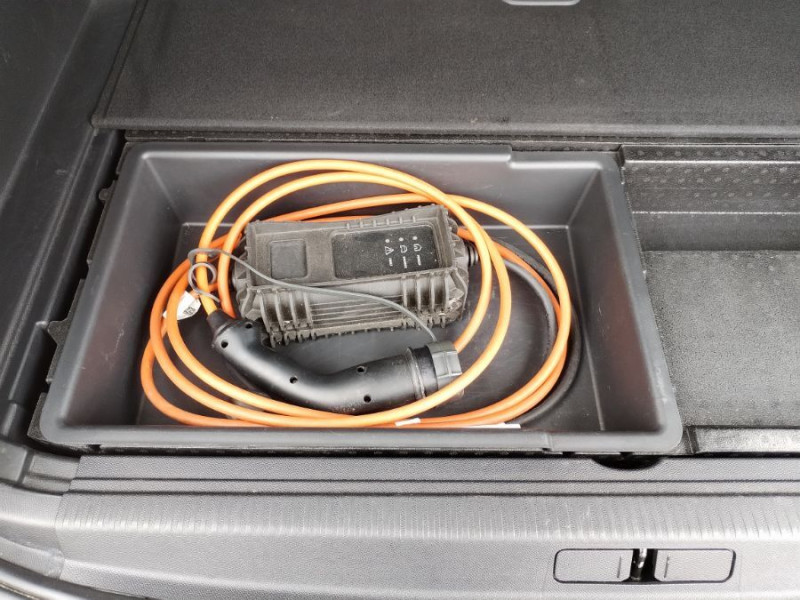 Photo 7 de l'offre de PEUGEOT 3008 II (2) New 1.6 HYBRID4 300 e-EAT8 GT Night Vision à 27450€ chez Mérignac auto