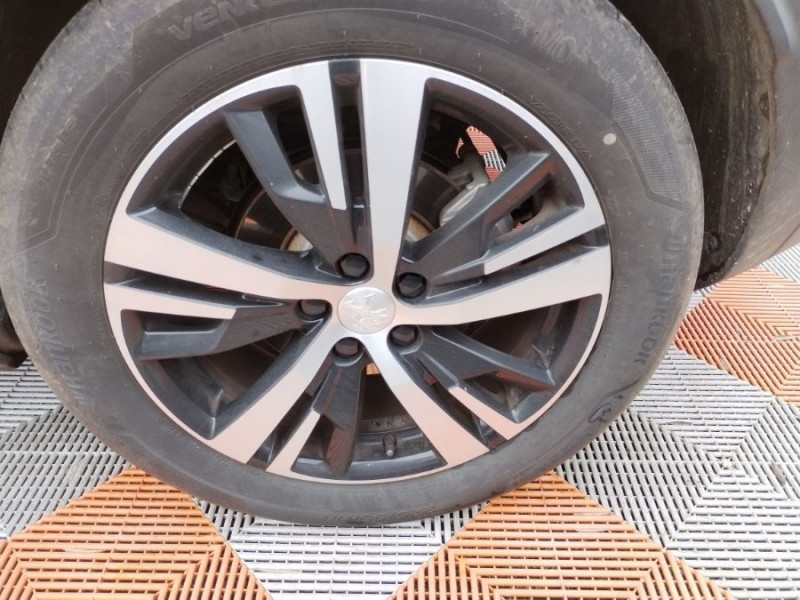 Photo 24 de l'offre de PEUGEOT 3008 II (2) New 1.6 HYBRID4 300 e-EAT8 GT Night Vision à 27450€ chez Mérignac auto