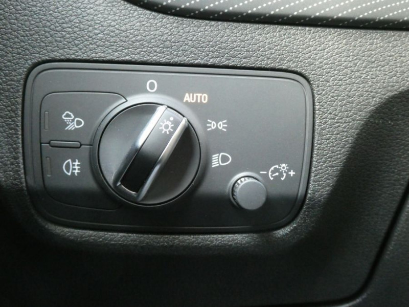 Photo 25 de l'offre de AUDI Q2 New 35 TDI 150 S-Tronic S LINE Int+Ext JA19 Camera Key Less Gtie 05/29 à 35450€ chez Mérignac auto