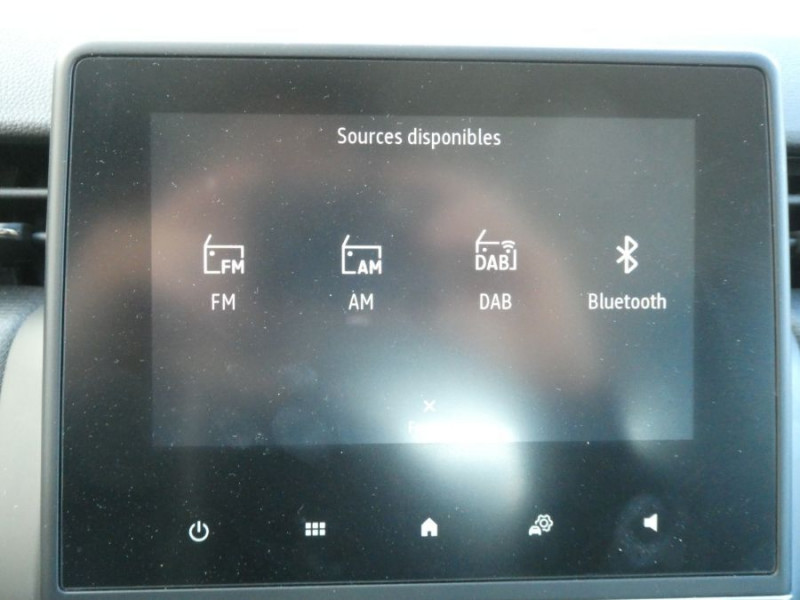 Photo 23 de l'offre de RENAULT CLIO V 1.6 E-TECH 140 BVA EQUILIBRE CarPlay 7" à 18890€ chez Mérignac auto