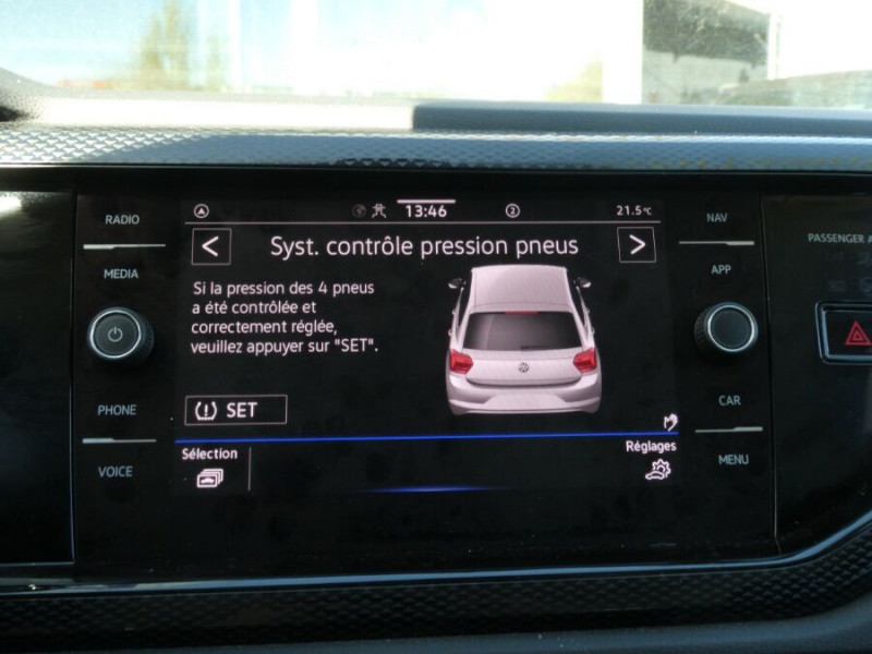 Photo 20 de l'offre de VOLKSWAGEN POLO VI 1.0 TSI 95 DSG7 LIFE Camera CarPlay Radars JA à 21450€ chez Mérignac auto