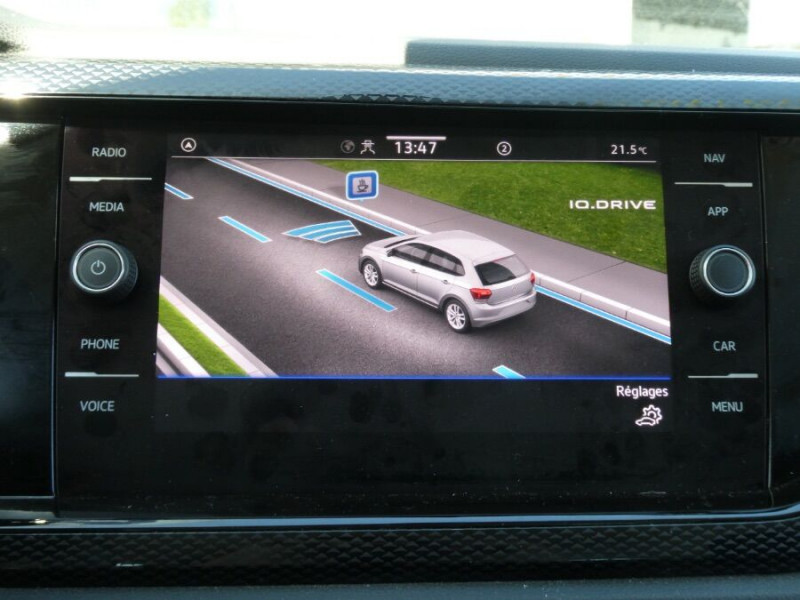 Photo 21 de l'offre de VOLKSWAGEN POLO VI 1.0 TSI 95 DSG7 LIFE Camera CarPlay Radars JA à 21450€ chez Mérignac auto