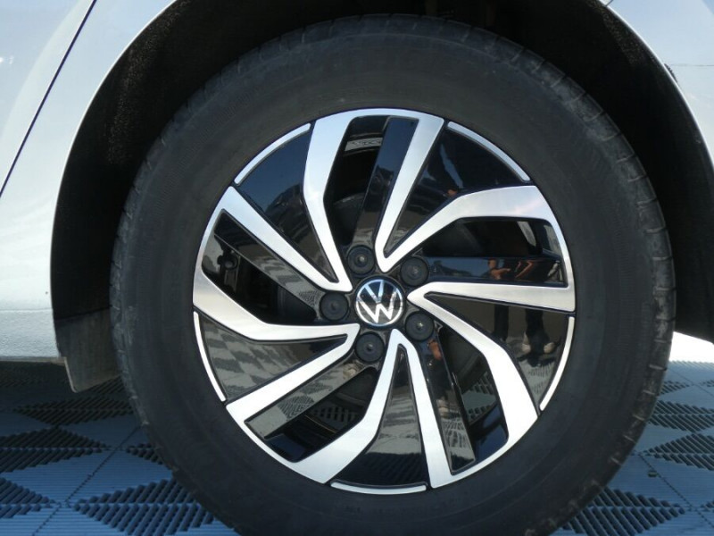 Photo 30 de l'offre de VOLKSWAGEN POLO VI 1.0 TSI 95 DSG7 LIFE Camera CarPlay Radars JA à 21450€ chez Mérignac auto