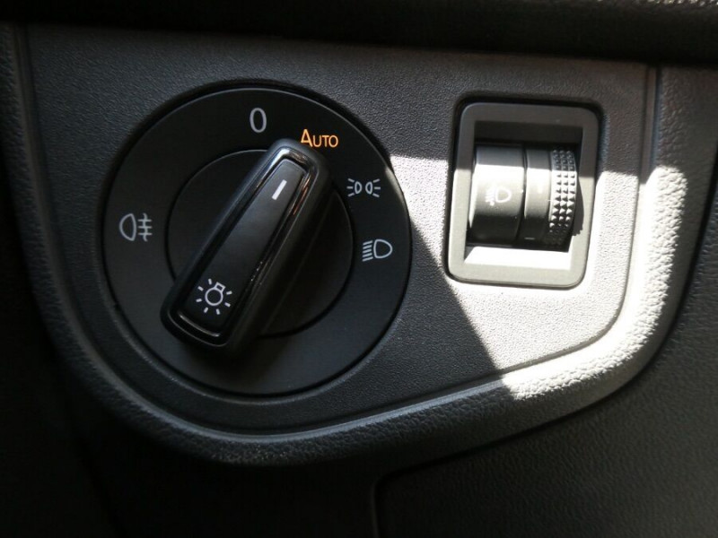 Photo 23 de l'offre de VOLKSWAGEN POLO VI 1.0 TSI 95 DSG7 LIFE Camera CarPlay Radars JA à 21450€ chez Mérignac auto