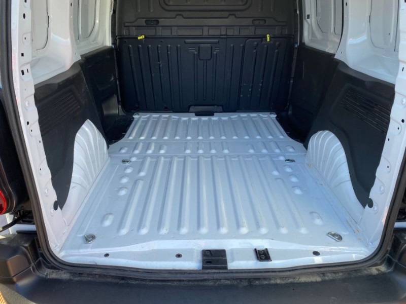 Photo 23 de l'offre de FIAT DOBLO CARGO 1.5 BlueHDi 130 BVM6 CONNECT GPS Camera 1ère Main 17980.H.T. à 17980€ chez Mérignac auto