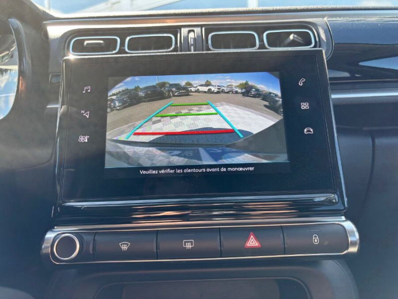 Photo 8 de l'offre de CITROEN C3 New 1.5 BlueHDi 100 BV6 SHINE GPS Camera JA16 à 16950€ chez Mérignac auto