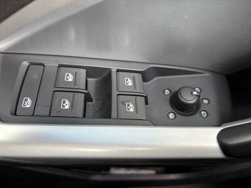 Photo 26 de l'offre de AUDI Q3 SPORTBACK SPORTBACK 35 TFSI 150 2WD S tronic 7 S LINE Ext. Hayon EL. Camera à 33900€ chez Mérignac auto