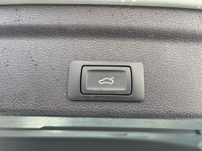 Photo 18 de l'offre de AUDI Q3 SPORTBACK SPORTBACK 35 TFSI 150 2WD S tronic 7 S LINE Ext. Hayon EL. Camera à 33900€ chez Mérignac auto