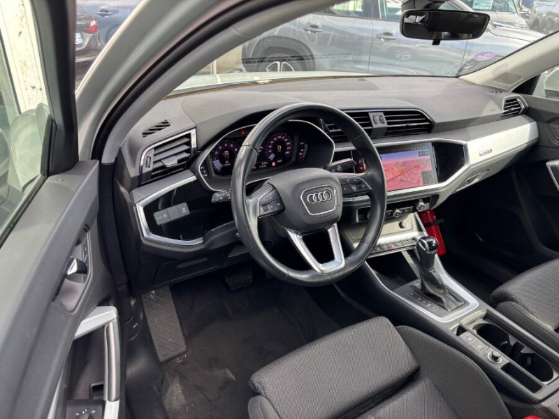 Photo 14 de l'offre de AUDI Q3 SPORTBACK SPORTBACK 35 TFSI 150 2WD S tronic 7 S LINE Ext. Hayon EL. Camera à 33900€ chez Mérignac auto