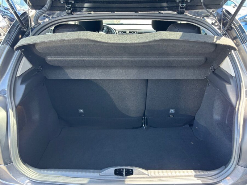 Photo 18 de l'offre de CITROEN C3 New 1.5 BlueHDi 100 BV6 SHINE GPS Camera JA16 à 16950€ chez Mérignac auto