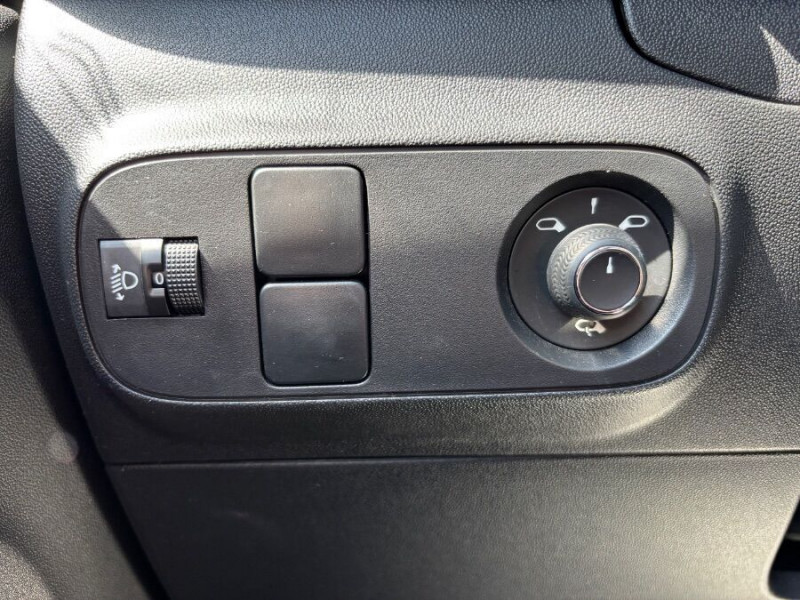 Photo 30 de l'offre de CITROEN C3 New 1.5 BlueHDi 100 BV6 SHINE GPS Camera JA16 à 16950€ chez Mérignac auto