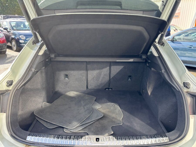 Photo 17 de l'offre de AUDI Q3 SPORTBACK SPORTBACK 35 TFSI 150 2WD S tronic 7 S LINE Ext. Hayon EL. Camera à 33900€ chez Mérignac auto