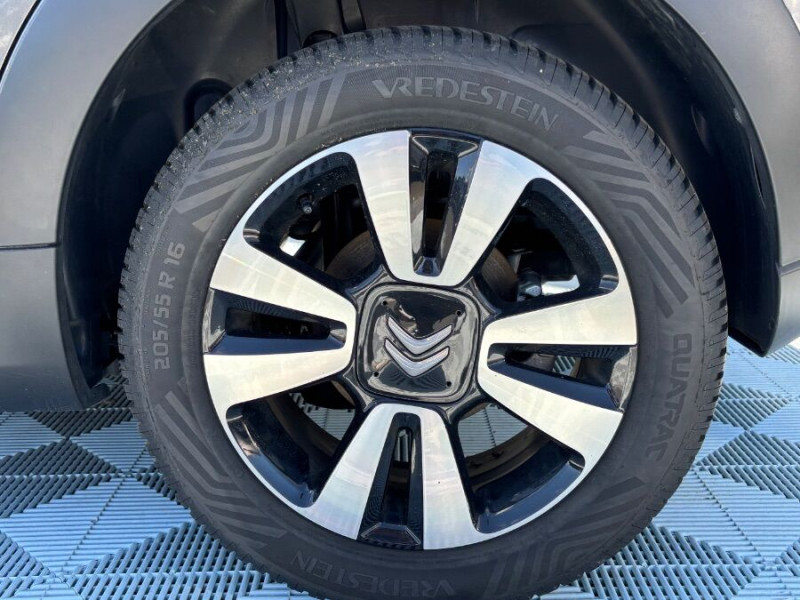 Photo 36 de l'offre de CITROEN C3 New 1.5 BlueHDi 100 BV6 SHINE GPS Camera JA16 à 16950€ chez Mérignac auto