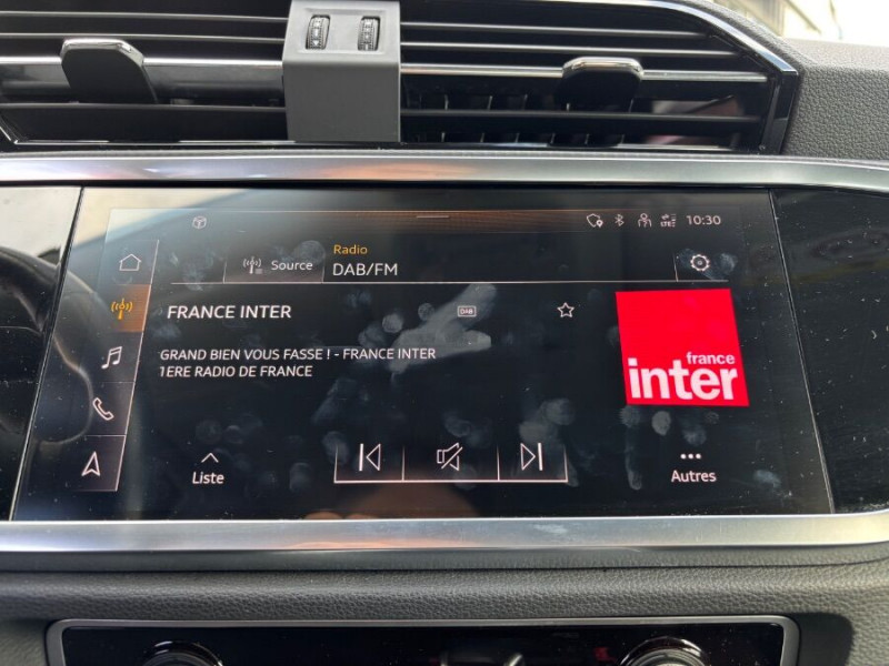 Photo 19 de l'offre de AUDI Q3 SPORTBACK SPORTBACK 35 TFSI 150 2WD S tronic 7 S LINE Ext. Hayon EL. Camera à 33900€ chez Mérignac auto