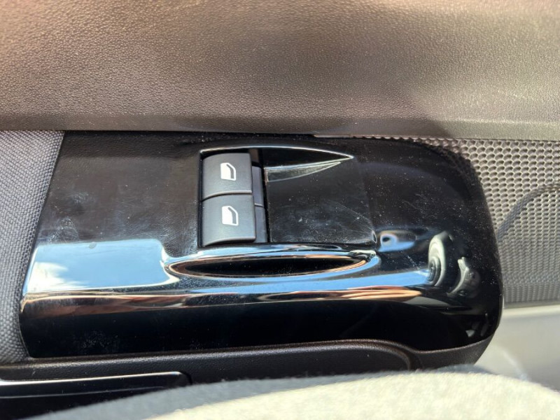 Photo 29 de l'offre de CITROEN C3 New 1.5 BlueHDi 100 BV6 SHINE GPS Camera JA16 à 16950€ chez Mérignac auto