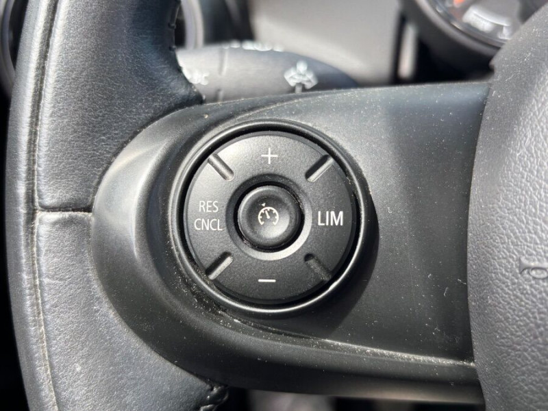 Photo 26 de l'offre de MINI MINI III ONE 102 BVM6 (F55) 5P GPS CLIM Auto Radar à 16470€ chez Mérignac auto