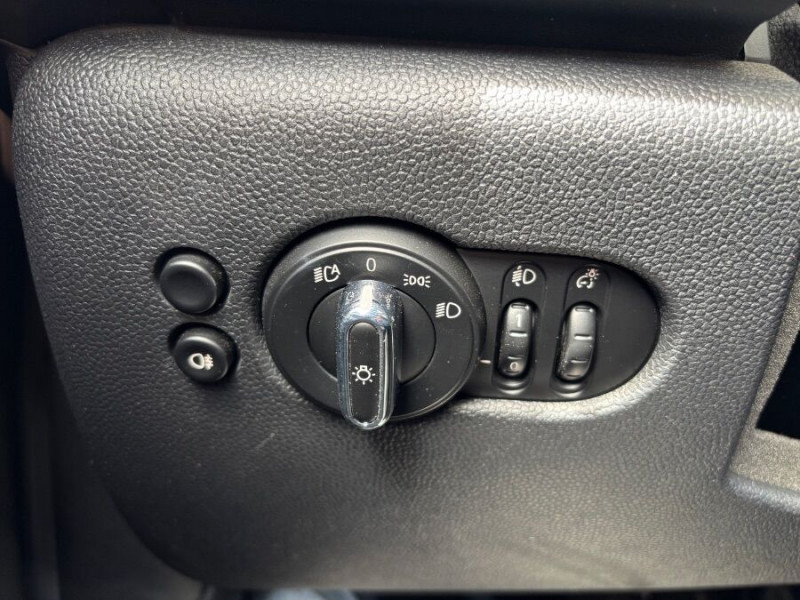 Photo 23 de l'offre de MINI MINI III ONE 102 BVM6 (F55) 5P GPS CLIM Auto Radar à 16470€ chez Mérignac auto