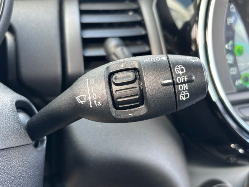 Photo 25 de l'offre de MINI MINI III ONE 102 BVM6 (F55) 5P GPS CLIM Auto Radar à 16470€ chez Mérignac auto